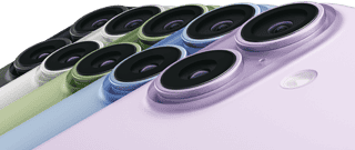 Vista traseira do iPhone 17, com sistema de câmara dupla Fusion, as cinco cores sobrepostas: preto, branco, verde sálvia, azul‑névoa e lavanda